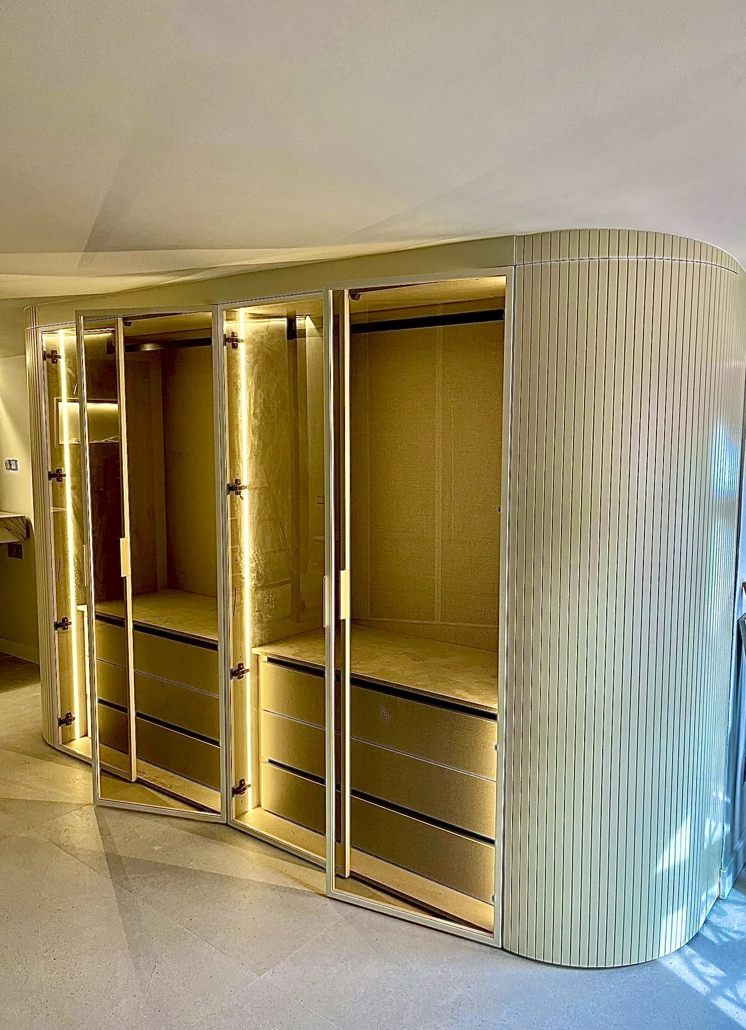 Armario de diseño DMADRA